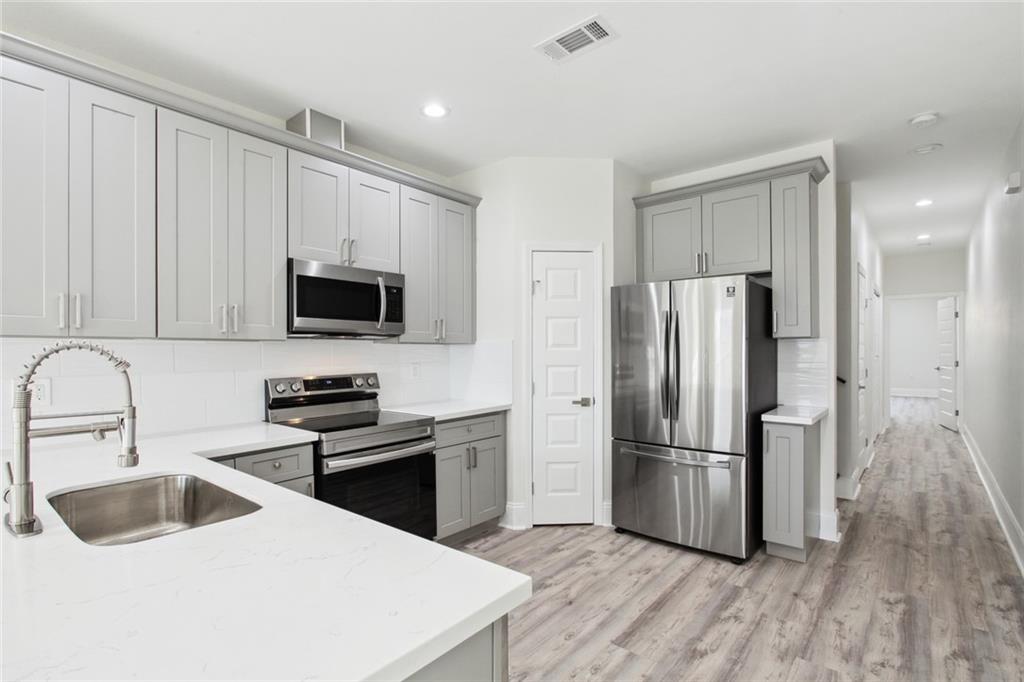 3572 MARTINIQUE Avenue