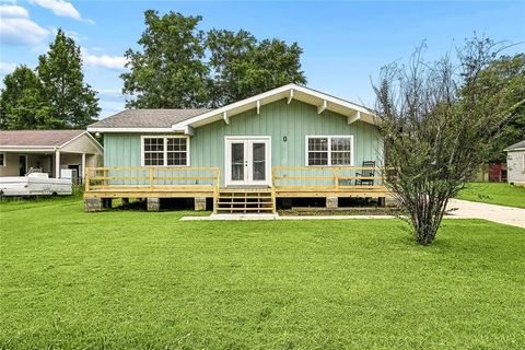 Photo of 18024 DAVIE Drive, Ponchatoula, LA 70454 (MLS # 2561672)