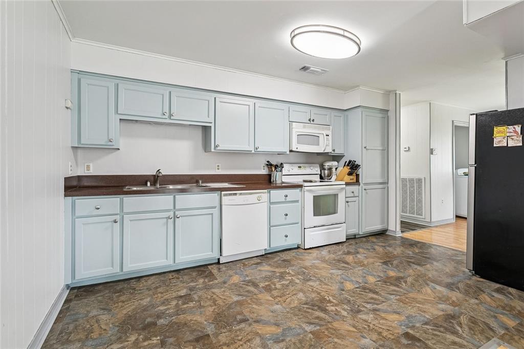 18024 DAVIE Drive