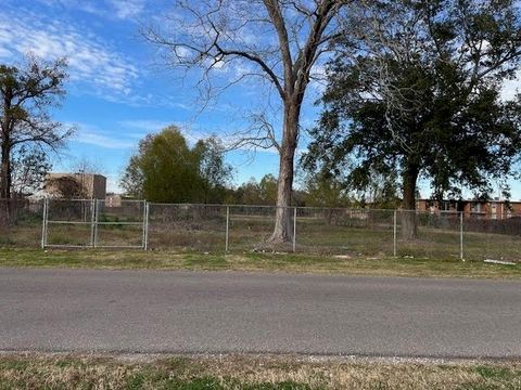 FRIEDRICHS Road Gretna LA 70056