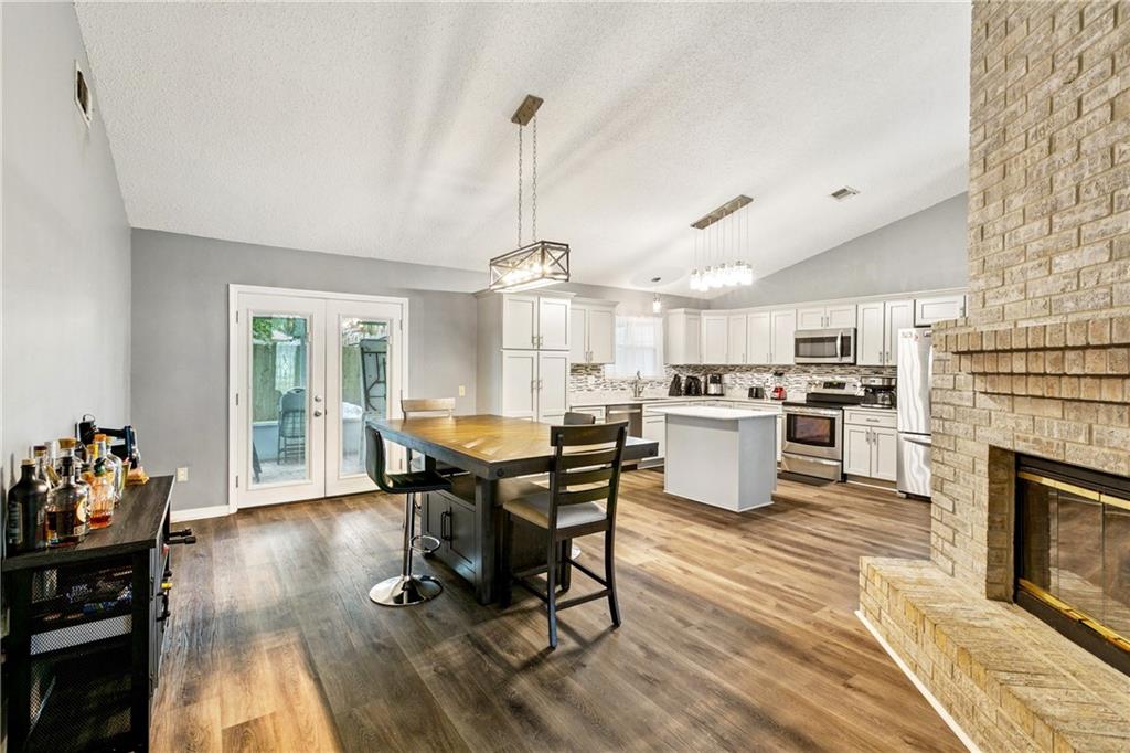 310 OAKLEY Lane