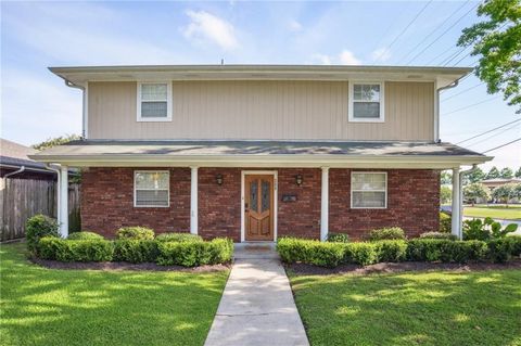 200 PIKE Drive Gretna LA 70053