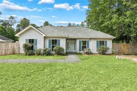 Photo of 73169 PENN MILL Road, Covington, LA 70435 (MLS # 2555505)