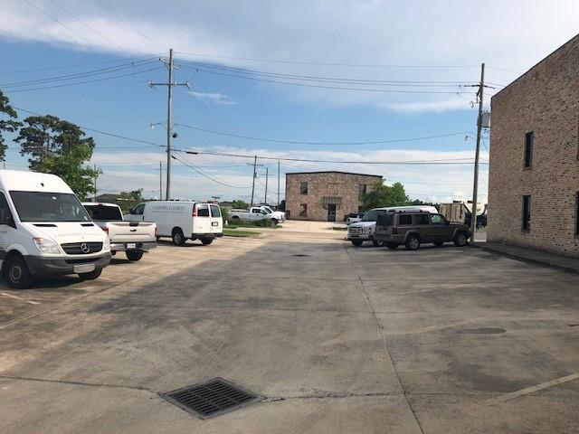 2200 CRESTVIEW Street