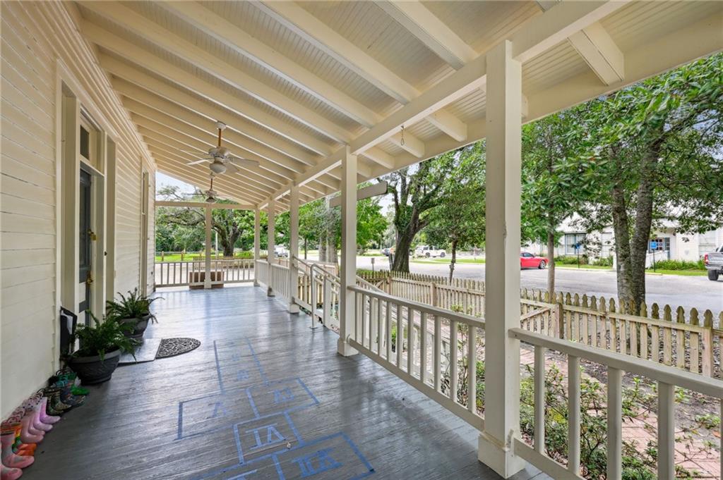 72074 LIVE OAK Street