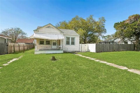 1413 SHIRLEY Drive New Orleans LA 70114