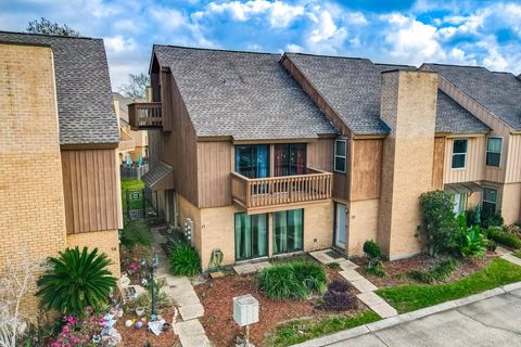 21 ORMOND Place Destrehan LA 70047