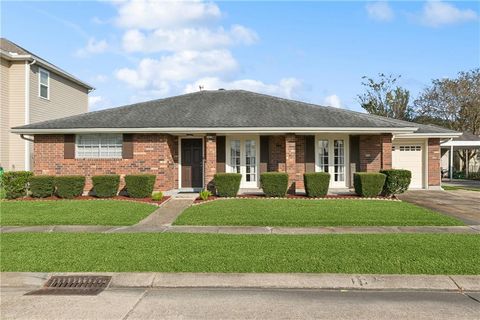 3920 LAKE TRAIL Drive Kenner LA 70065