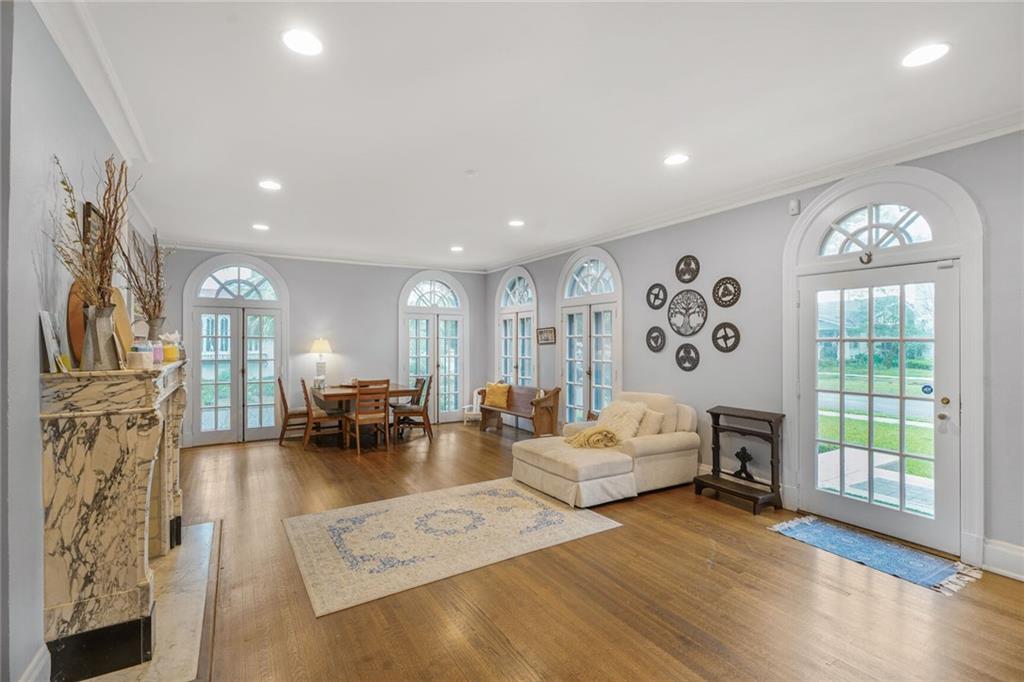 58 FONTAINEBLEAU Drive
