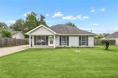Photo of 1622 PENROSE Street, Mandeville, LA 70448 (MLS # 2560919)