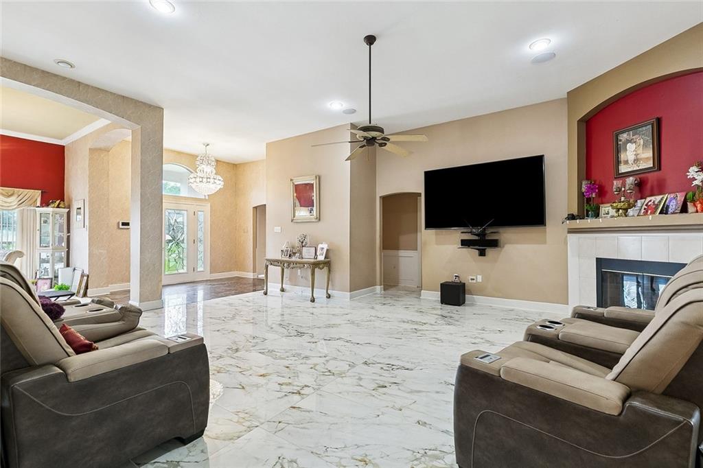 1117 LAKE LOUISE Drive