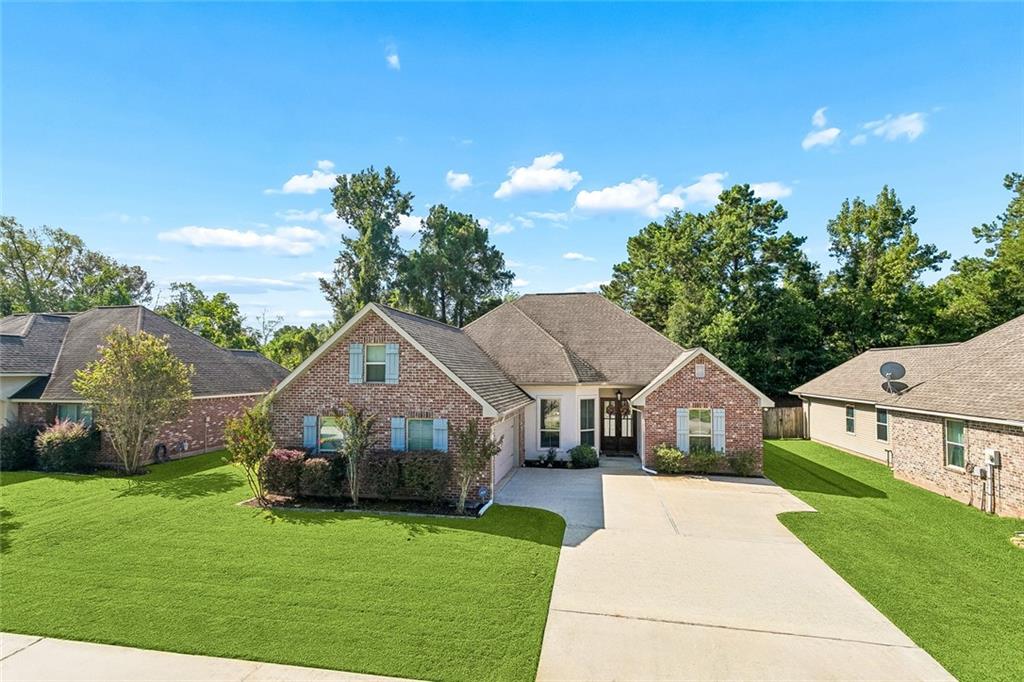 114 WOODTHRUSH Drive