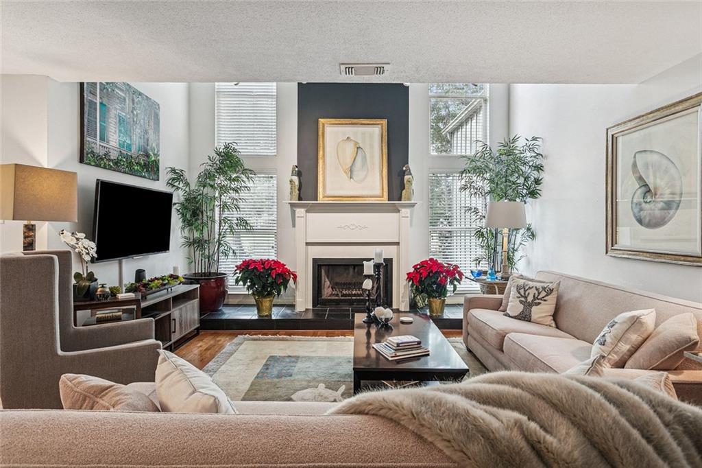 640 TETE LOURS Drive 18