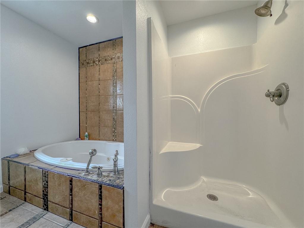 1200 CAUSEWAY Boulevard