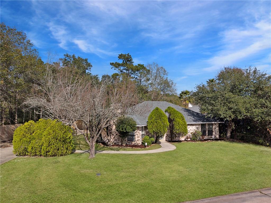 102 LAKE D'ESTE Drive