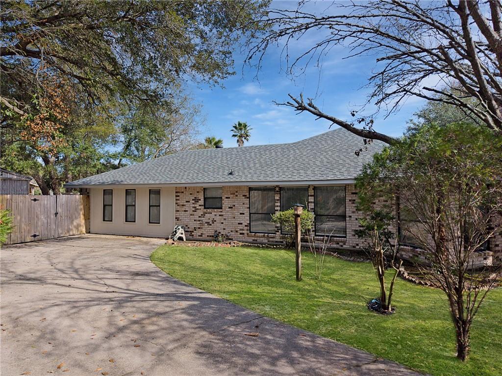 102 LAKE D'ESTE Drive