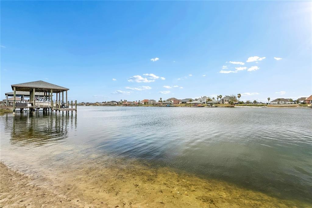 1109 LAKESHORE Boulevard