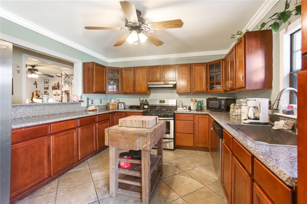 126 E D'AMOUR Drive