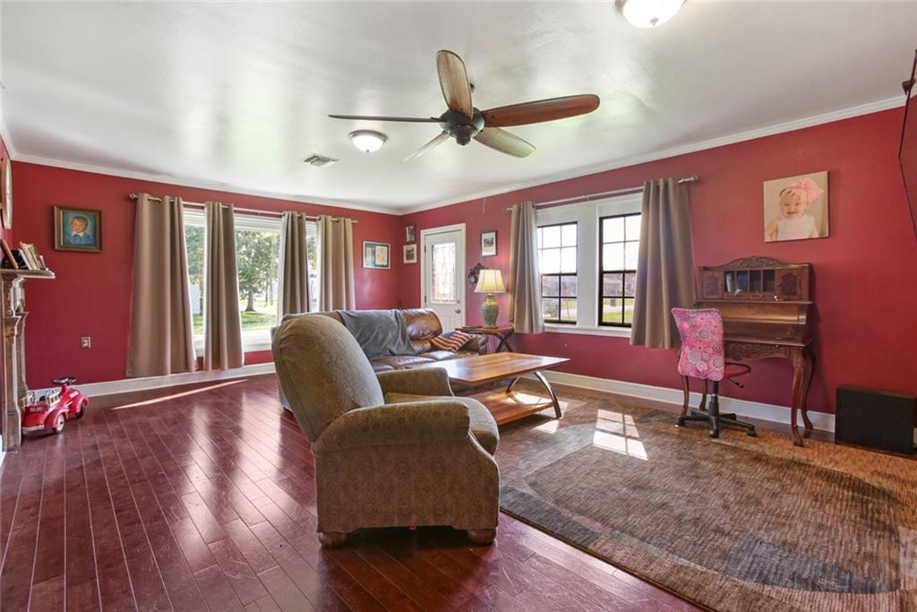 126 E D'AMOUR Drive