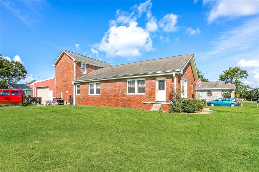 126 E D'AMOUR Drive