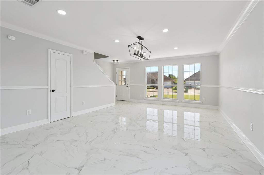 1023 WYNDHAM N Avenue