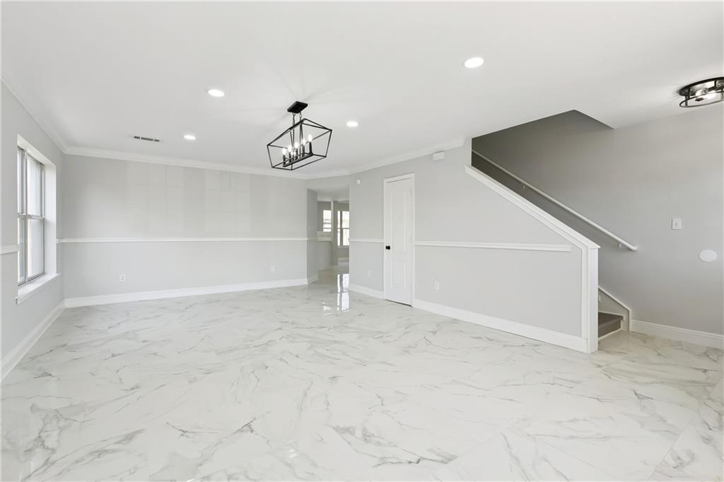 1023 WYNDHAM N Avenue