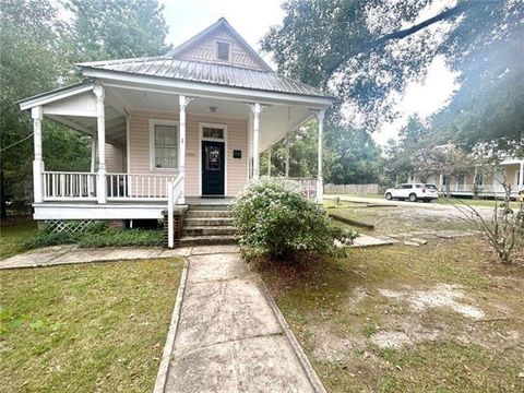 72090 MAPLE Street Abita Springs LA 70420