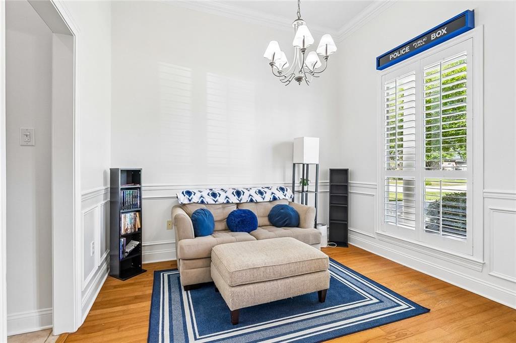 2424 COURS CARSON Street