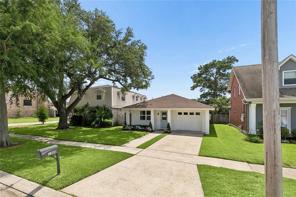 1304 HOUMA Boulevard