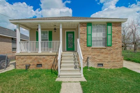 8009 DEVINE Avenue New Orleans LA 70127