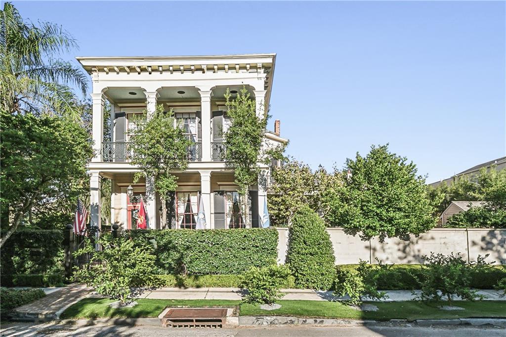 1527 SIXTH Street