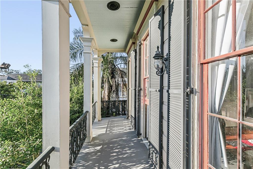 1527 SIXTH Street