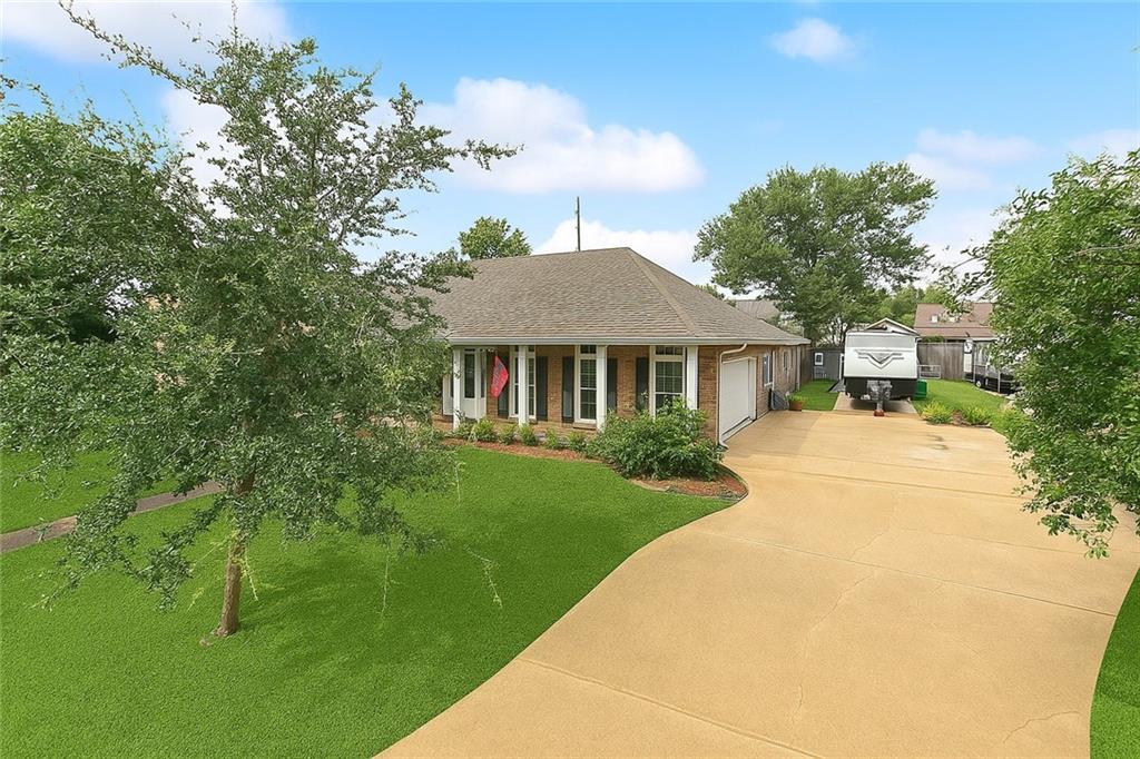 115 VILLERE Drive