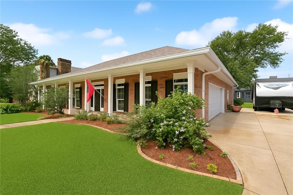 115 VILLERE Drive