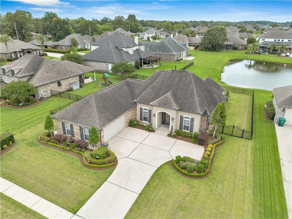 210 LAC CALCASIEU Drive