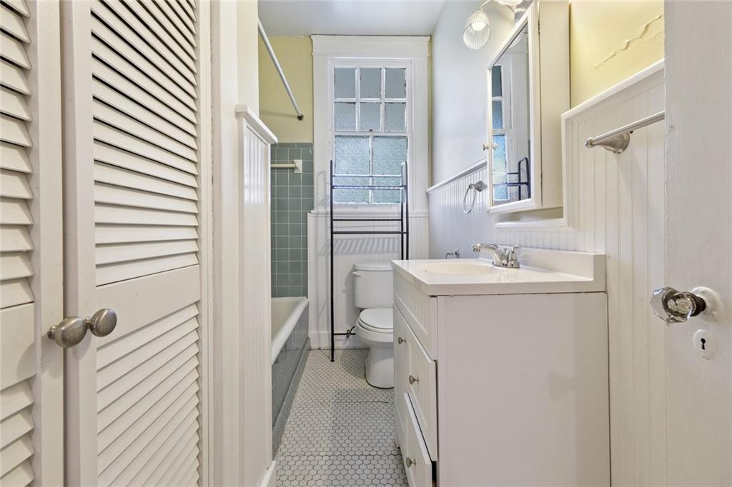 New Orleans, Louisiana 70115, United States, 6 Bedrooms Bedrooms, ,4 BathroomsBathrooms,Residential,Active,51414