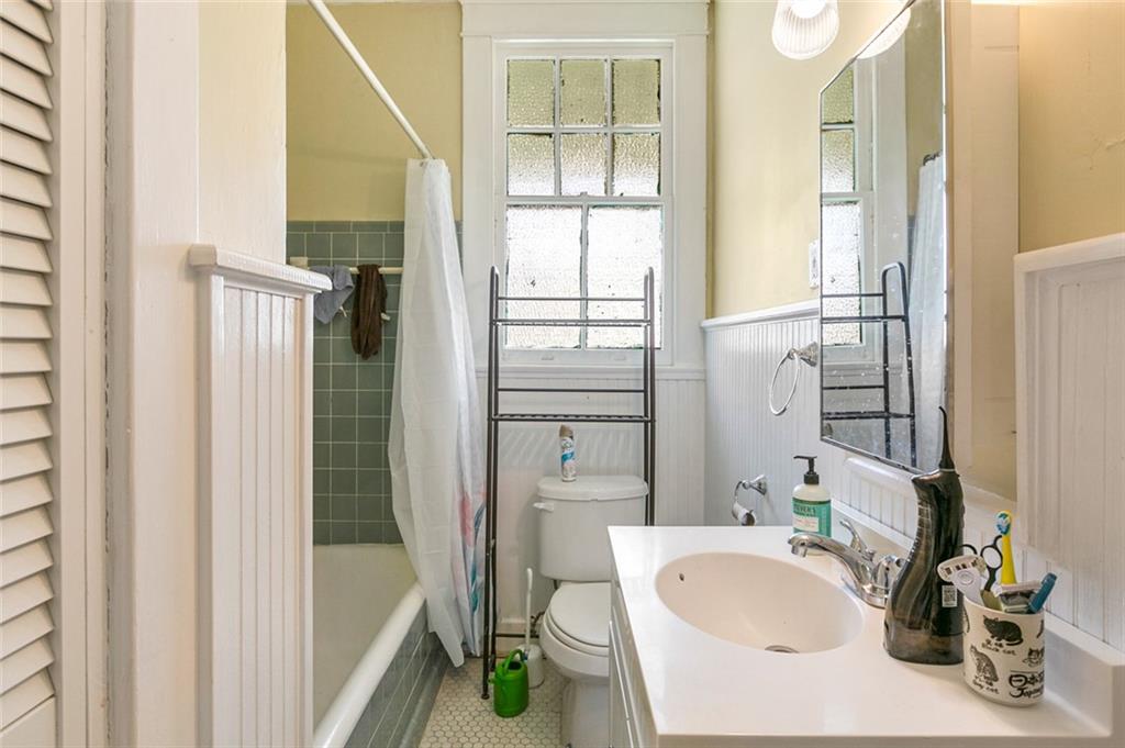 New Orleans, Louisiana 70115, United States, 6 Bedrooms Bedrooms, ,4 BathroomsBathrooms,Residential,Active,51414