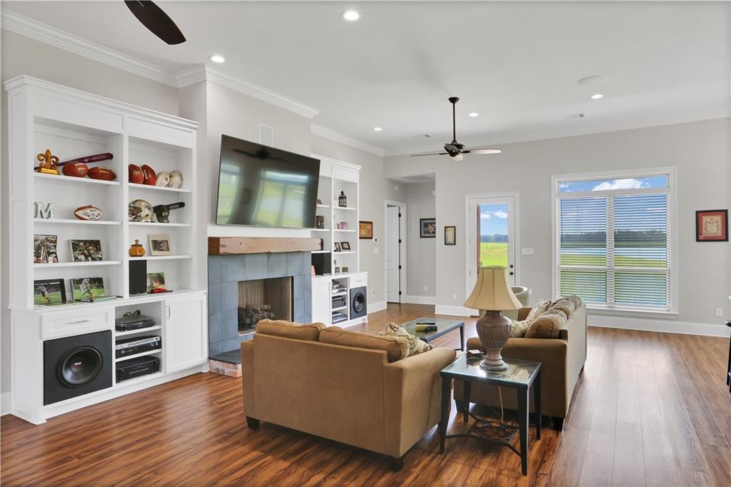 109 MOONLIGHT COVE Lane