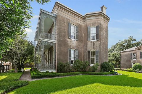 2027 CARONDELET Street New Orleans LA 70130