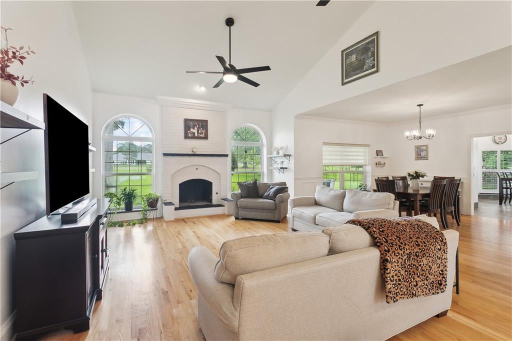 733 PLANTATION Drive