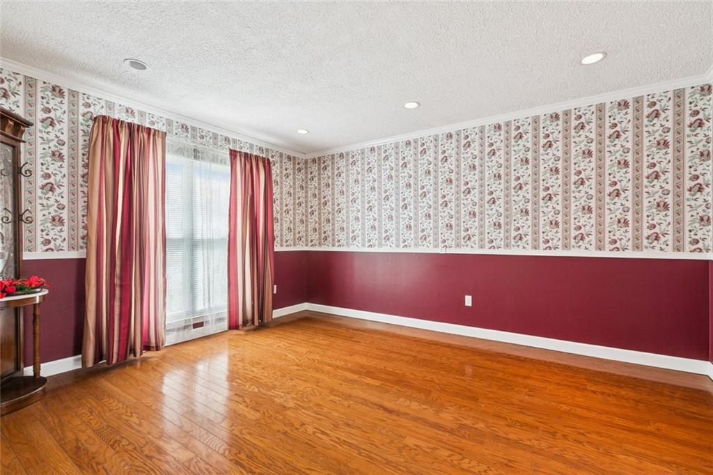 2405 AVE MONT MARTRE