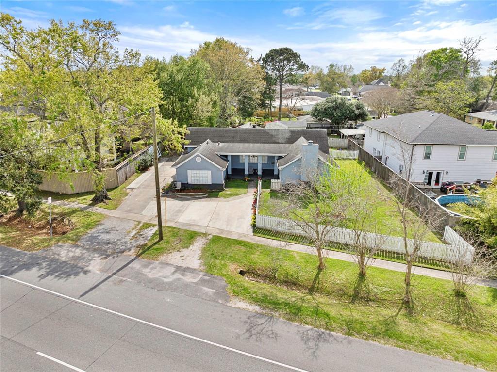 8250 JEFFERSON Highway