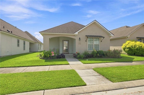 1443 GARDENIA LN, BATON ROUGE, LA 70820 - Image aa04827e189f5ac4488abbab034fe6bf/3000246723