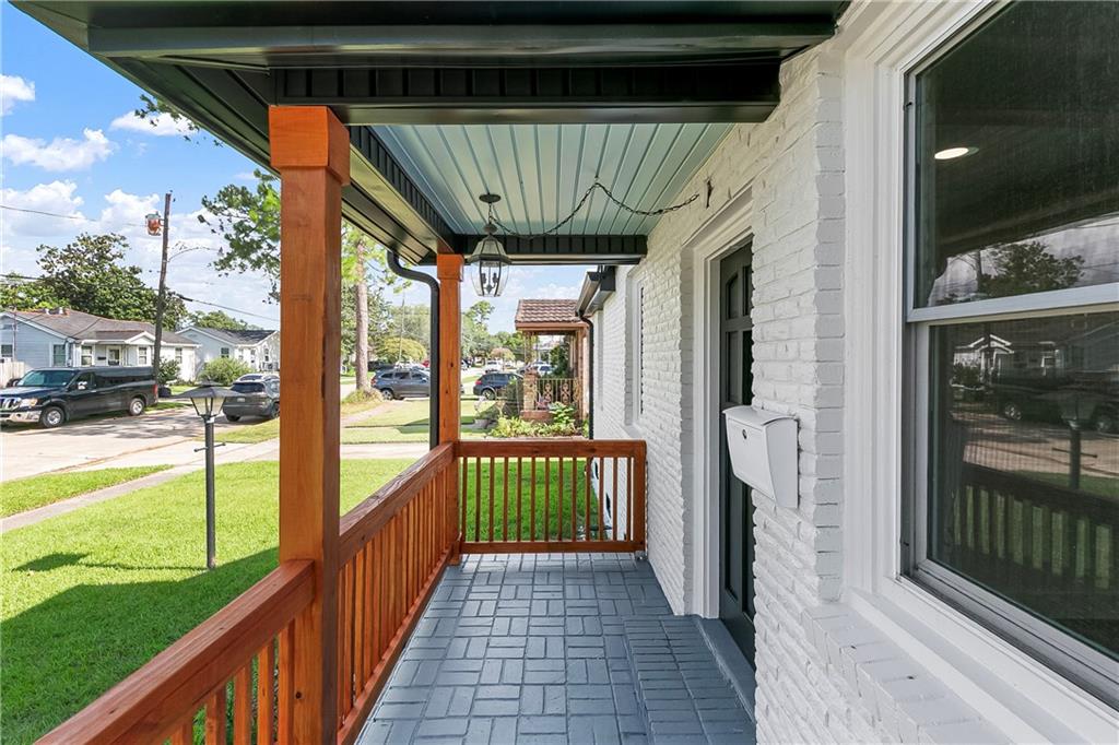 566 GELPI Avenue