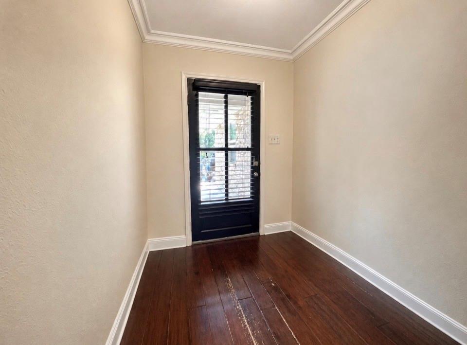 1104 GREEN Street