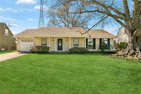 Photo of 504 OAK ALLEE Drive, La Place, LA 70068 (MLS # 2544505)