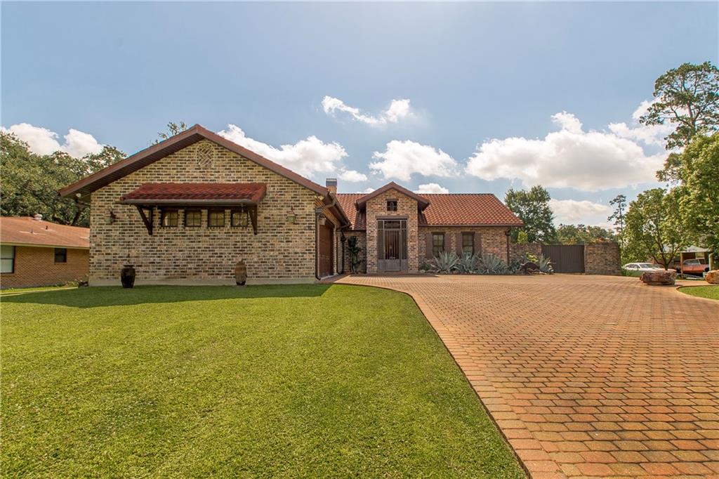106 COLLEGE Drive