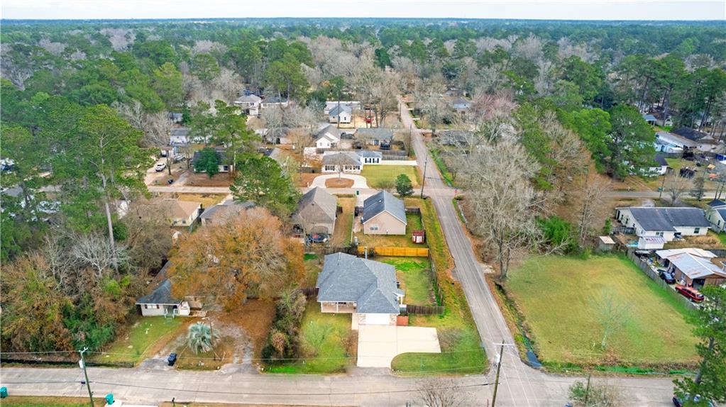 Covington, Louisiana 70433, United States, 3 Bedrooms Bedrooms, ,2 BathroomsBathrooms,Residential,Pending,8498