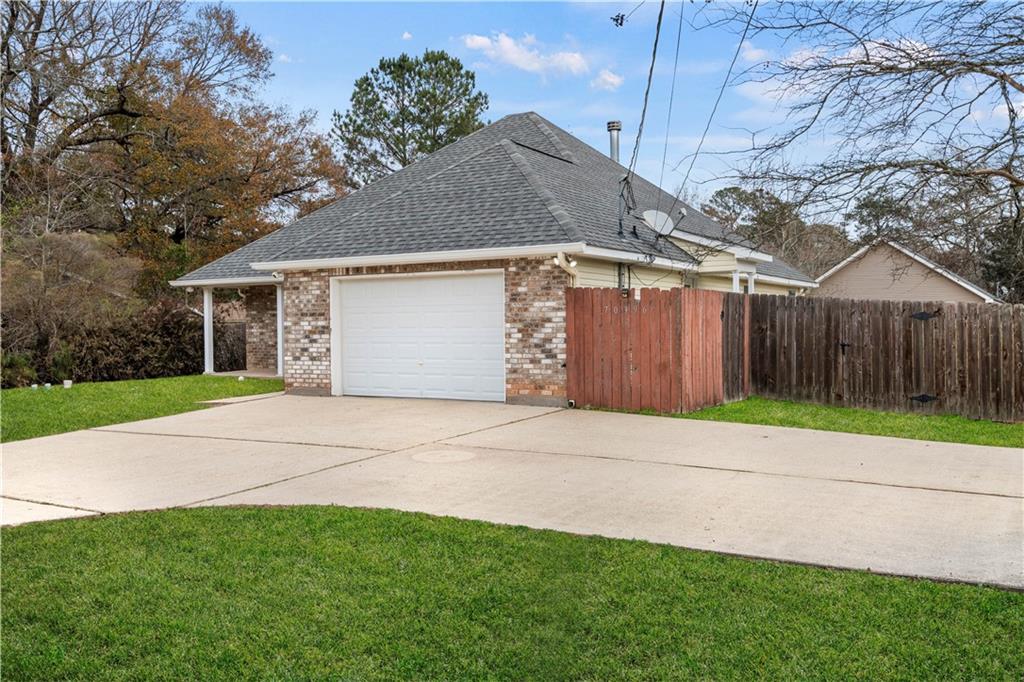 Covington, Louisiana 70433, United States, 3 Bedrooms Bedrooms, ,2 BathroomsBathrooms,Residential,Pending,8498