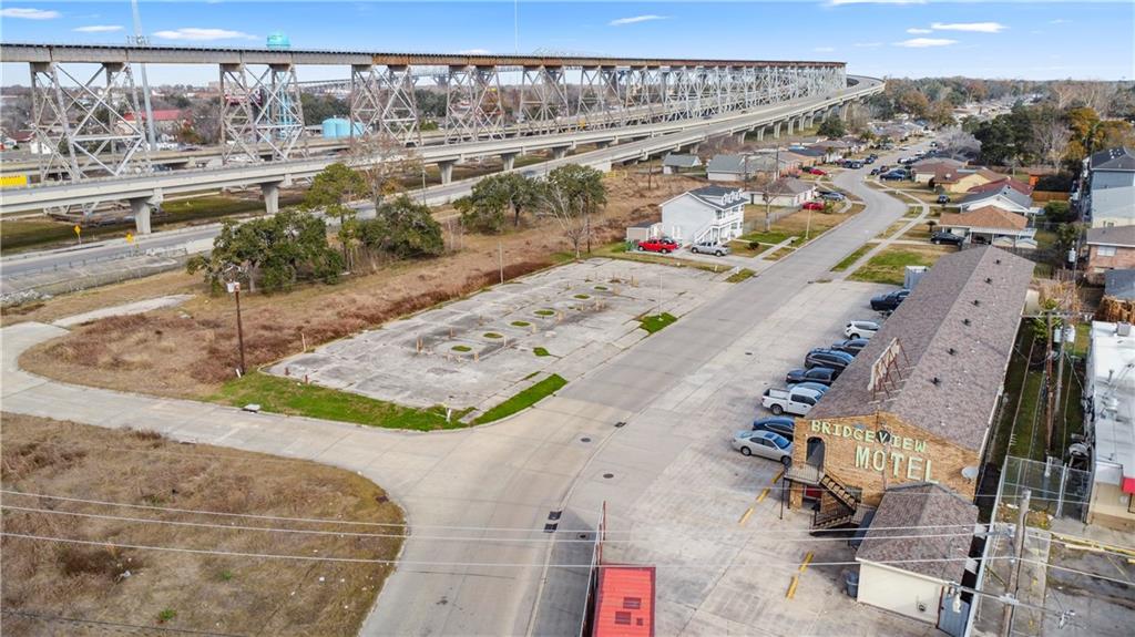 1024 BRIDGE CITY Avenue